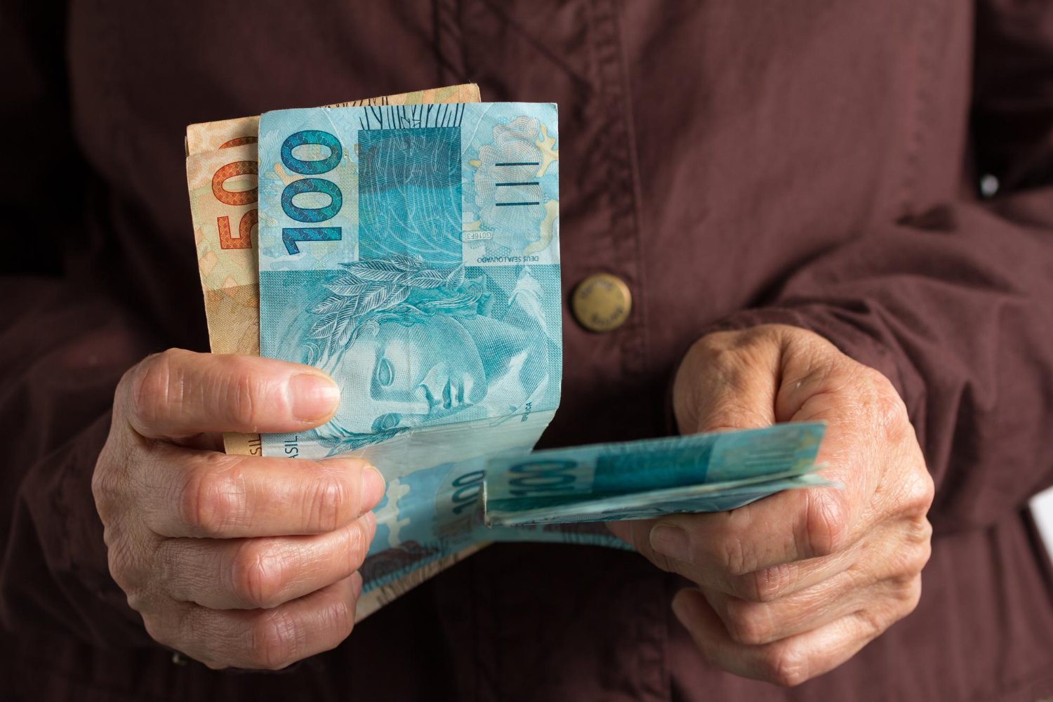 Reajuste dos aposentados do INSS pode mudar; entenda proposta