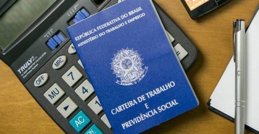 Quantos domingos por mês o trabalhador pode tirar de folga?