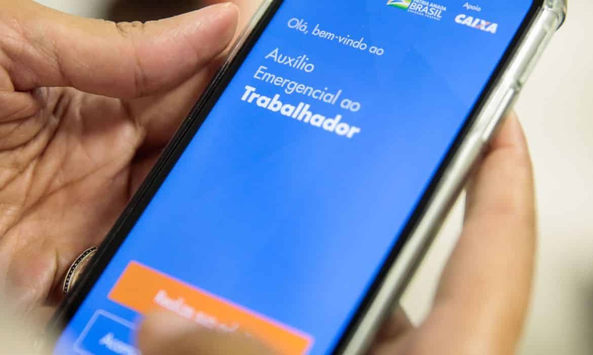 Pagamentos do Auxílio Emergencial 2021: Confira os calendários das parcelas 2 e 3