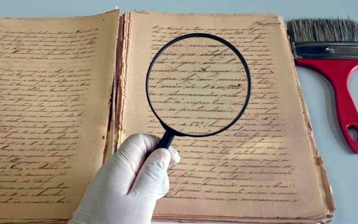 História: quais os salários e mercado de trabalho