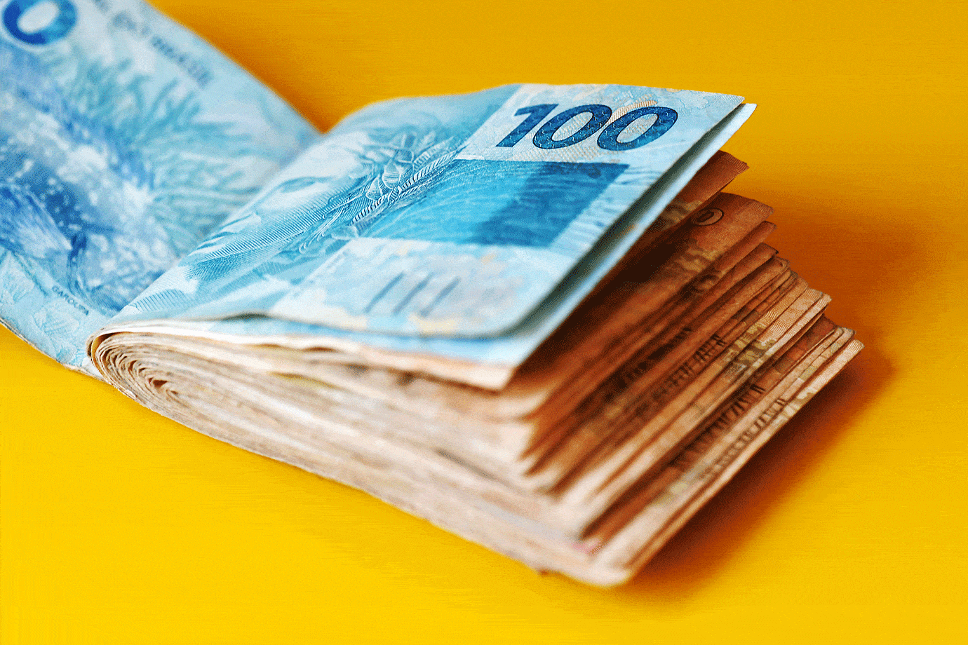 Salário mínimo abaixo da inflação: quais as consequências?