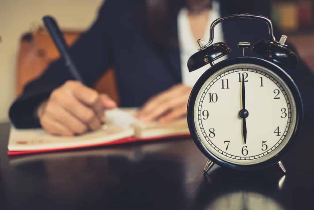 Entenda o que é banco de horas negativo