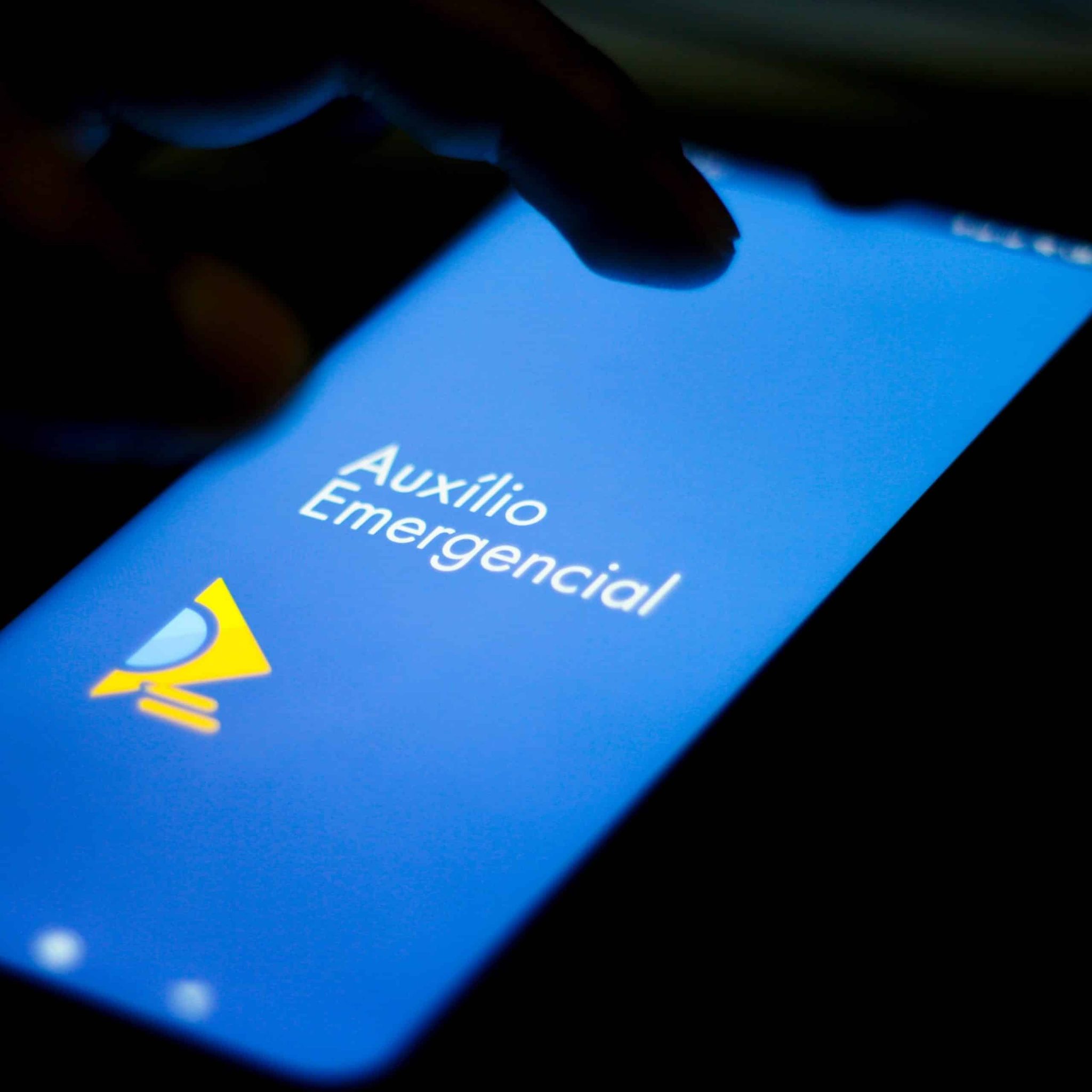 5ª parcela do auxílio emergencial deve ter calendário enviado por Whatsapp
