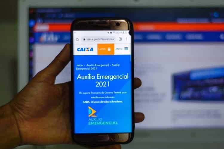 Auxílio emergencial tem data para terminar:  veja