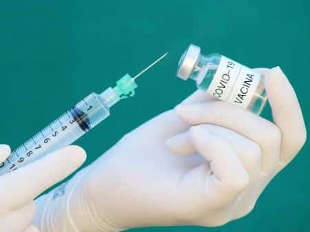 Covid 19: Vacina bivalente começa a ser aplicada nesta segunda