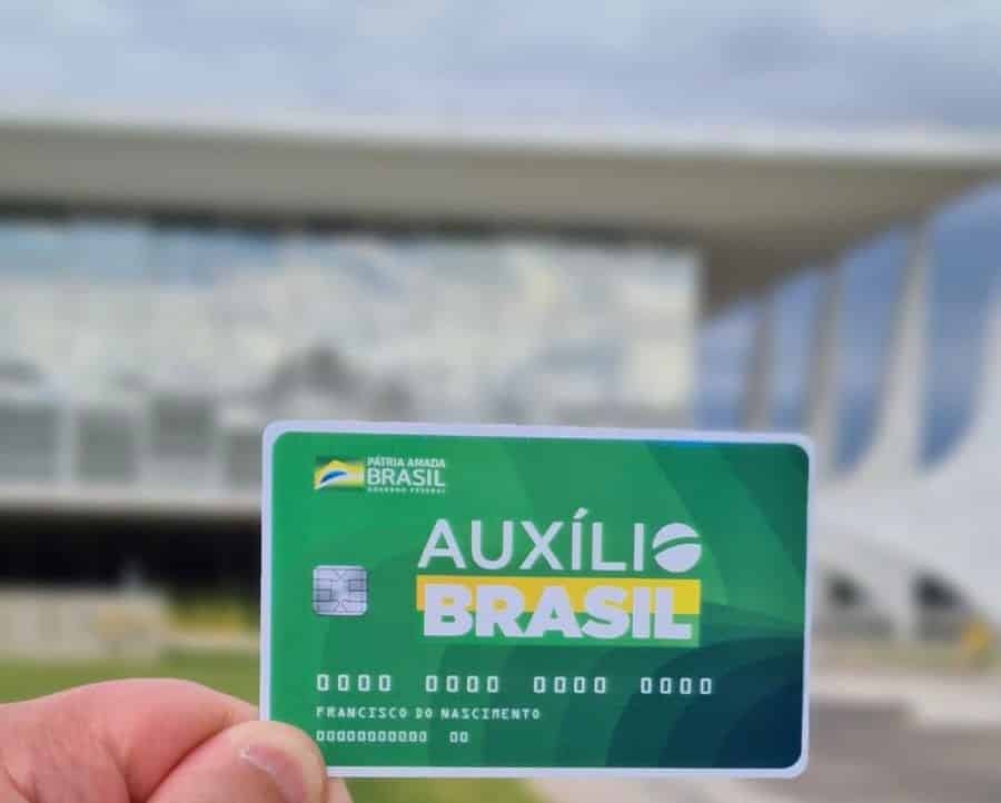 Tire suas dúvidas sobre o Auxílio Brasil