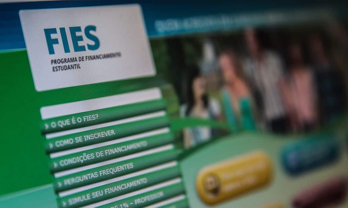 FIES: prazo até dia 30 de agosto para renegociar dívidas