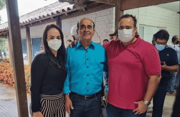 Aracruz: Prefeito nomeia filha para secretaria, com salário de R$ 13,4 mil
