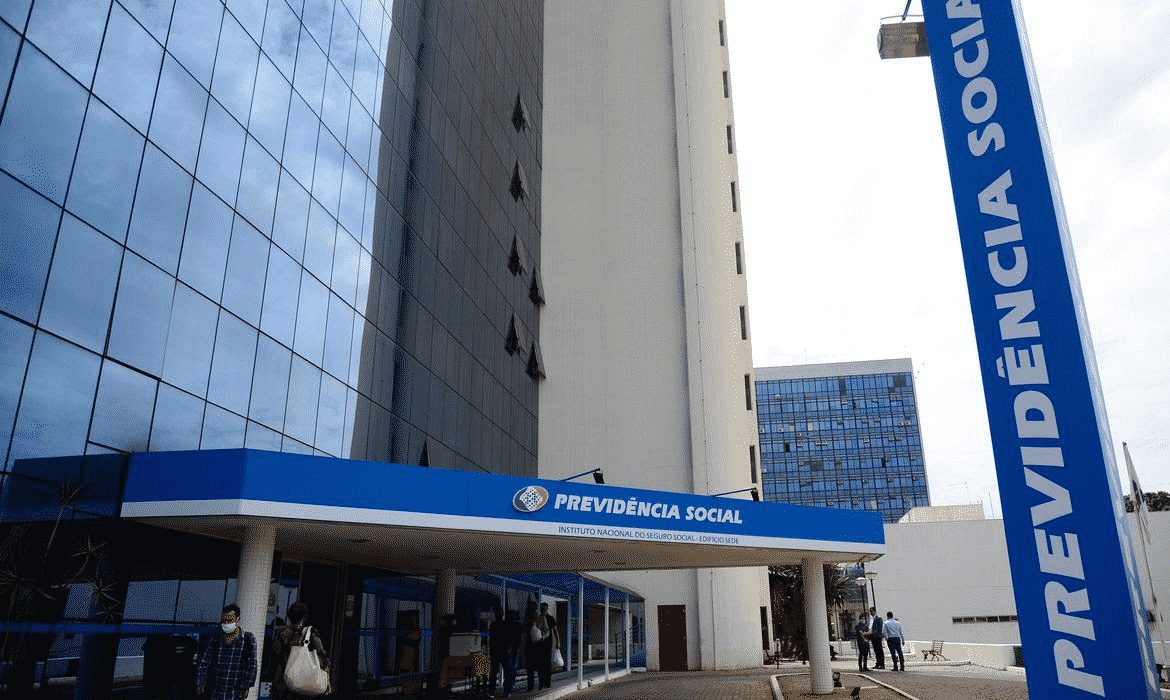 Cortes do INSS podem prejudicar servidores públicos e aposentados