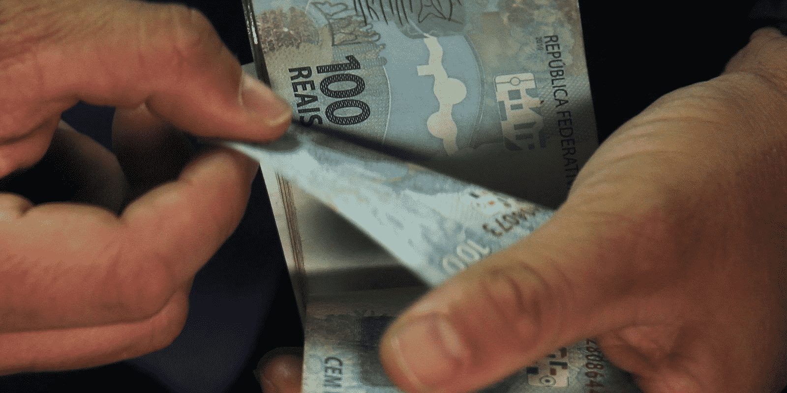 Auxílio Brasil: definido calendário de exigências de saúde e educação