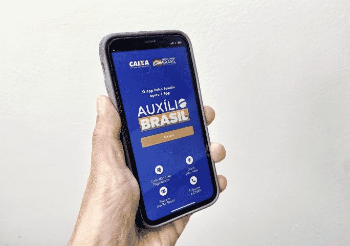 Auxílio Brasil: quais são as perguntas mais frequentes de brasileiros?