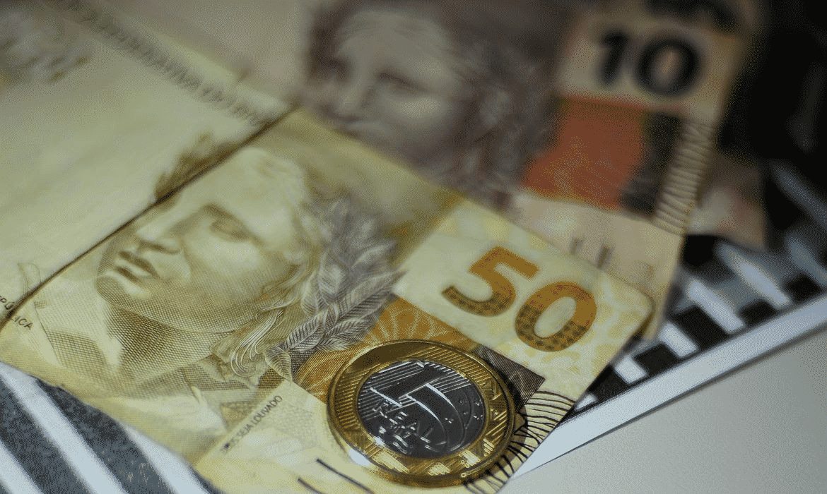 Estudantes do Unopar enfrentam problemas com falta de suporte: "atendimento péssimo"