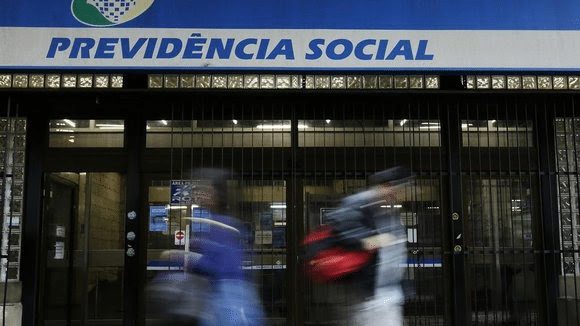 "Revisão da vida toda” do INSS: solicitar revisão pode fazer sua aposentadoria diminuir