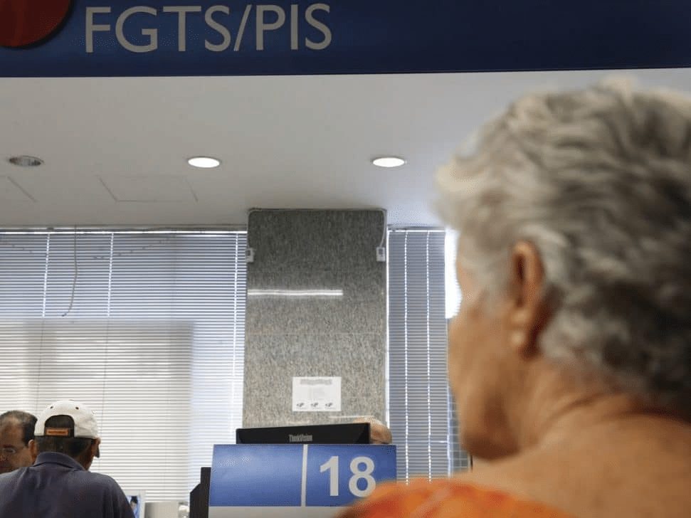 Qual é o prazo máximo para tirar o  Pis/Pasep?