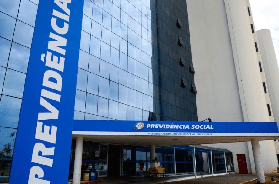 Atraso do pagamento do INSS pode ser pela falta de documentos