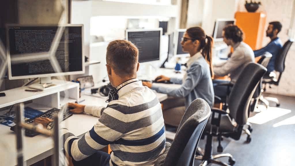 Oi está com vagas de emprego remotas e nas seguintes cidades: Brasília, Rio de Janeiro, São Paulo... veja quais!