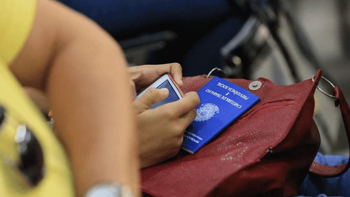 Quanto tempo preciso trabalhar para ter direito ao seguro-desemprego?