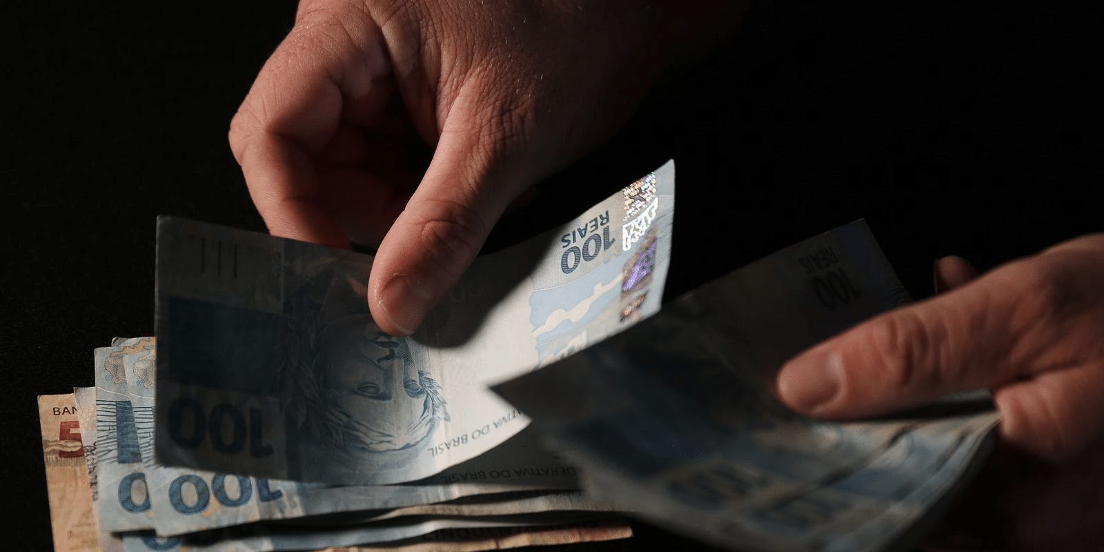 Caixa paga novo lote do Auxílio Brasil nesta quinta, veja quem recebe