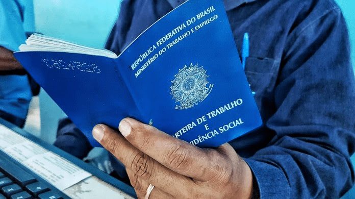 Jornal NSC  está com vagas abertas para estágio e menor aprendiz