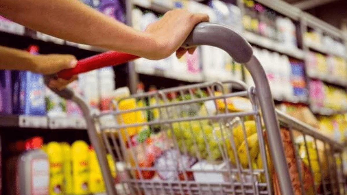 Salário mínimo deveria AUMENTAR