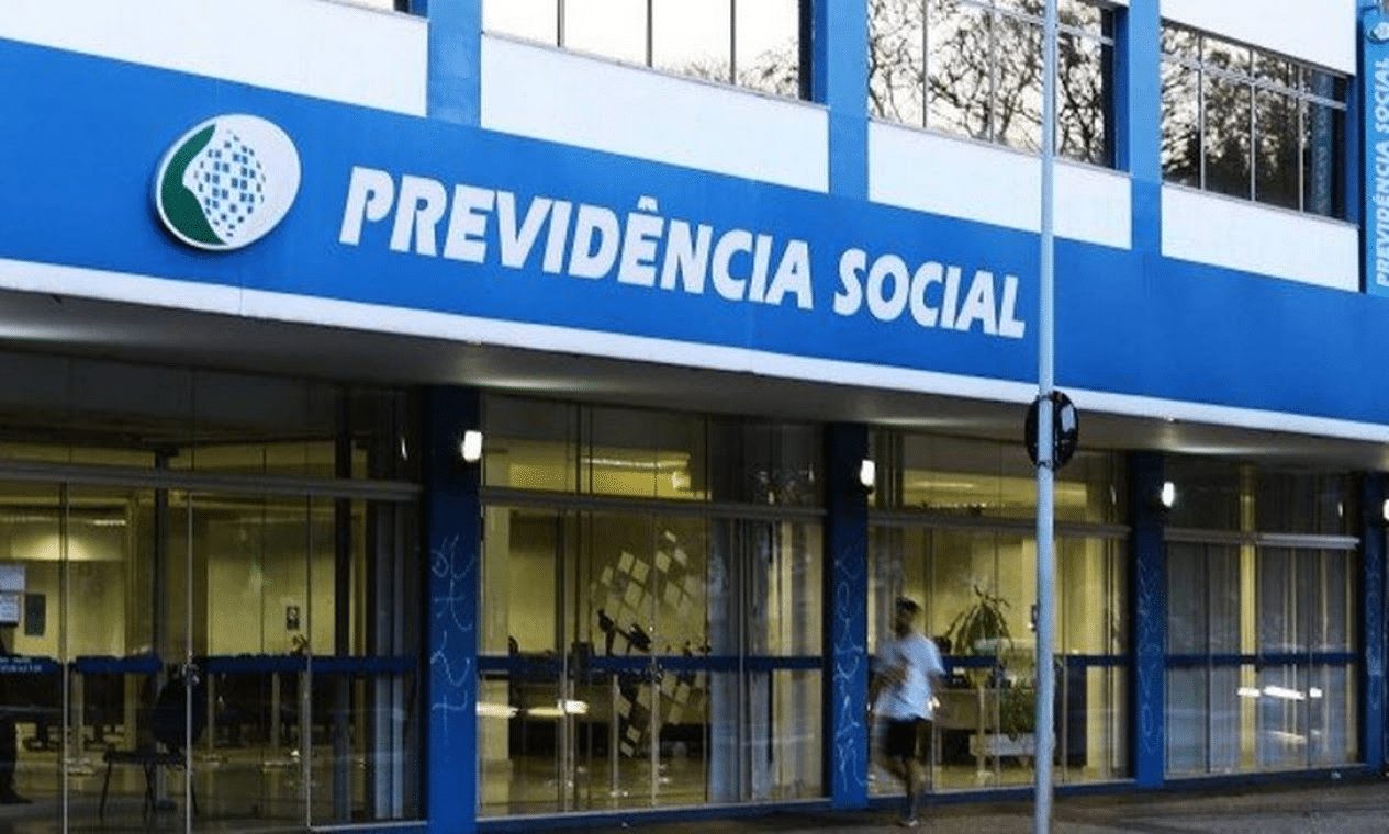 Fila do INSS pode chegar a um ano; entenda