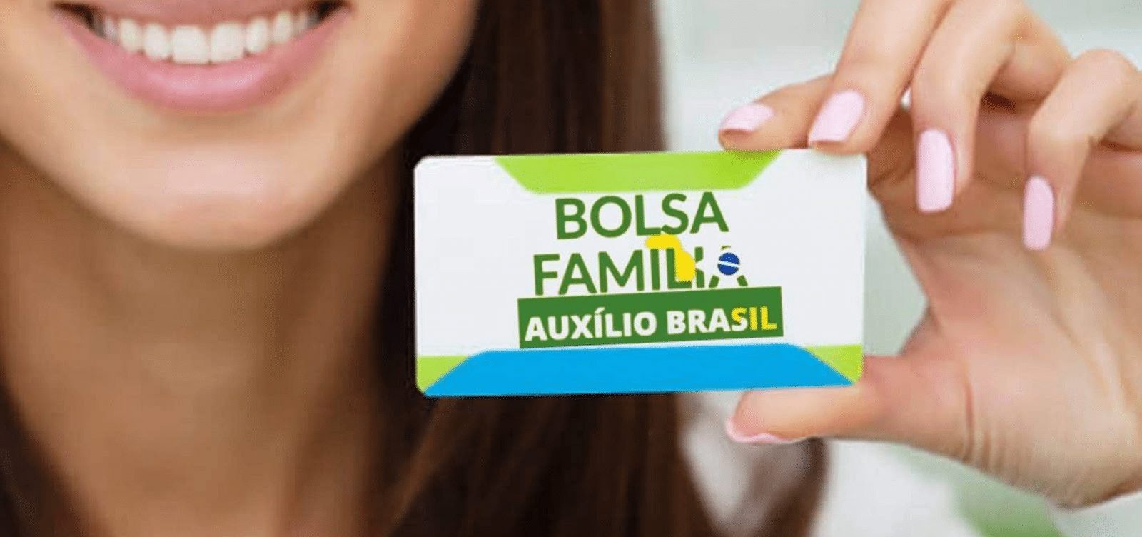 Auxílio Brasil: assinada lei que torna o benefício permanente