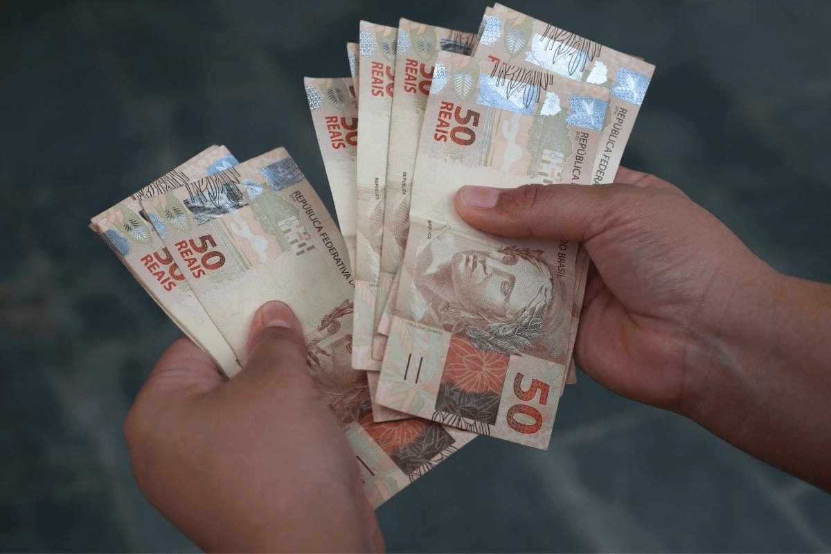Grupo de trabalhadores pode sacar FGTS em julho. Veja se você pode