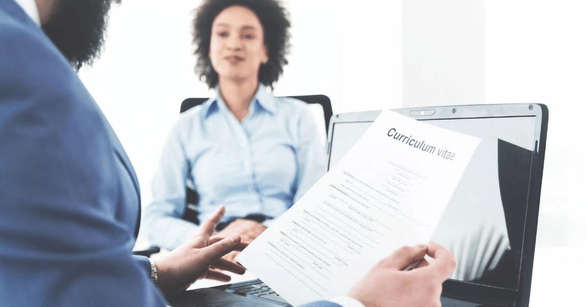 Oito dicas de como se comportar em uma entrevista de emprego
