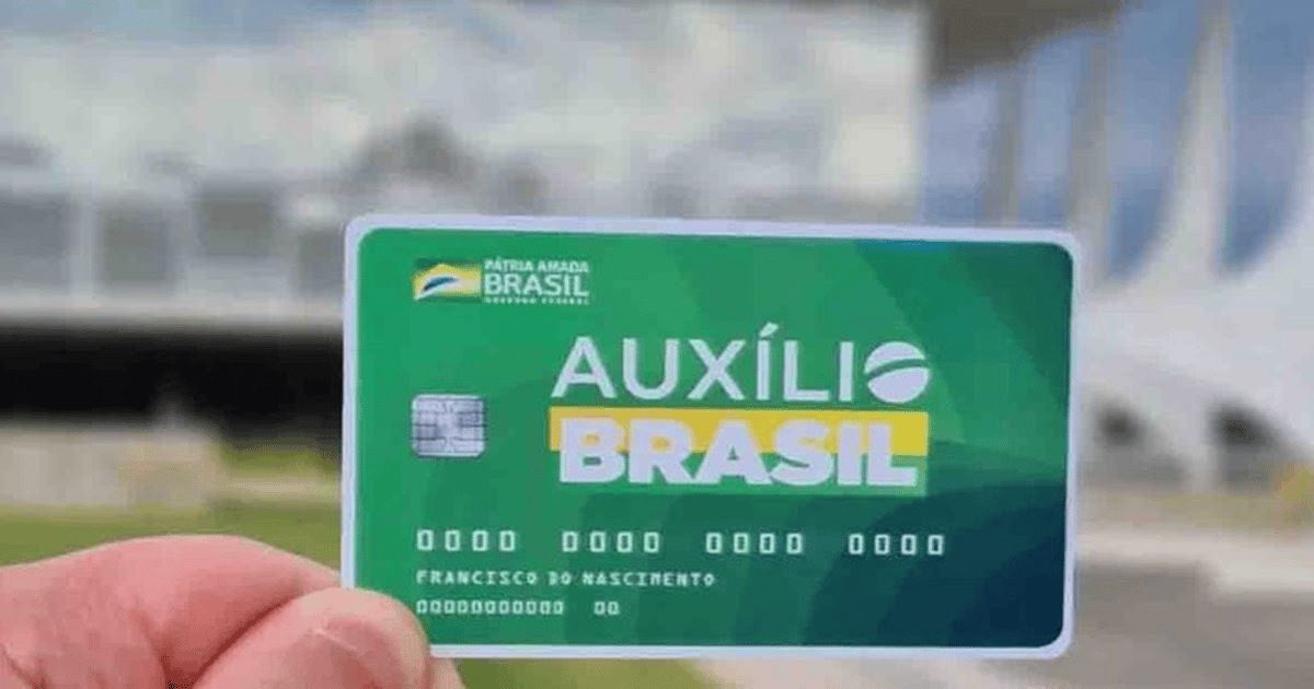 Beneficiários do Auxílio Brasil começam a receber novos cartões