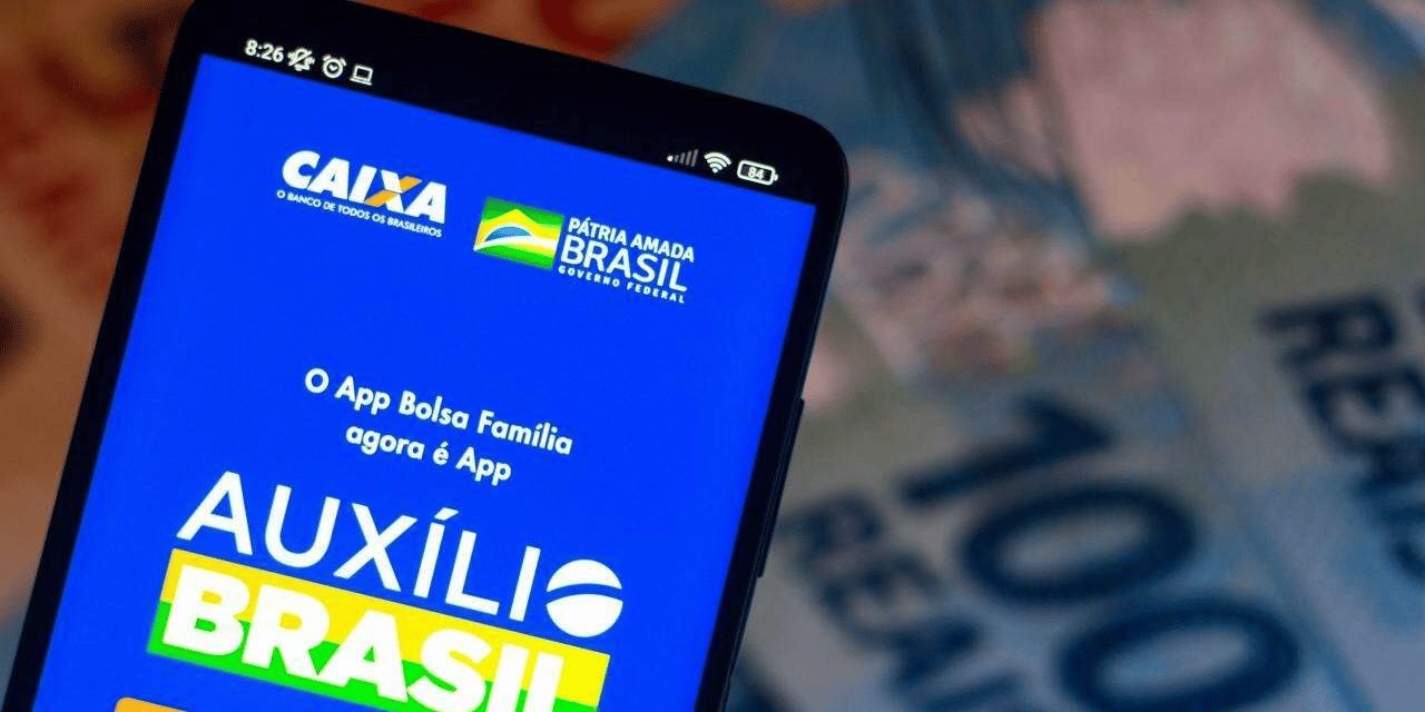 Fila de espera para Auxílio Brasil aumenta em todo o país