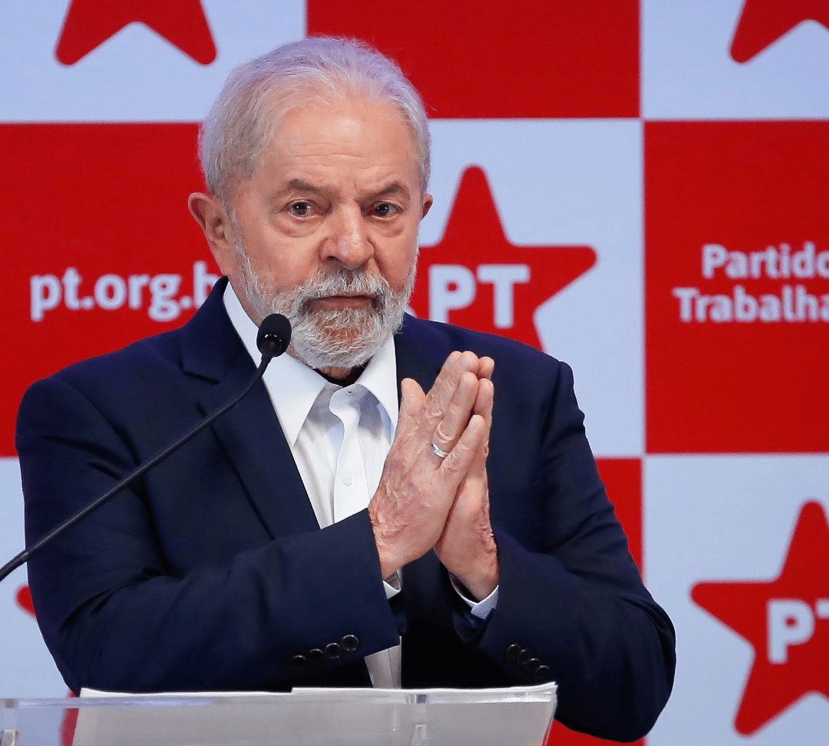 Lula promete manter valor do auxílio criado por Bolsonaro