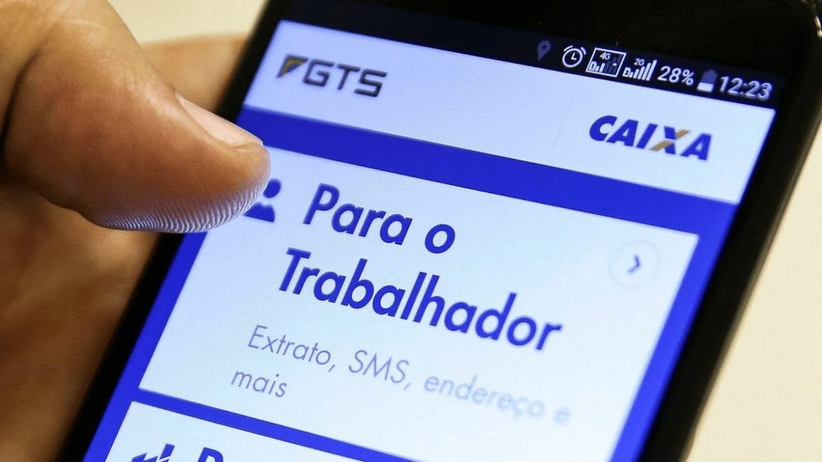 Como funciona o saque-aniversário do FGTS? Como aderir?