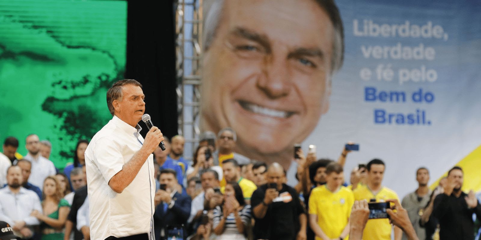 Bolsonaro volta a indicar que manterá Auxílio de R$ 600 em 2023