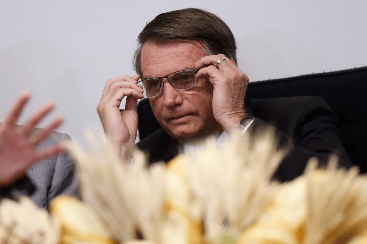 Auxílio Brasil: partido do presidente infla números em documento oficial