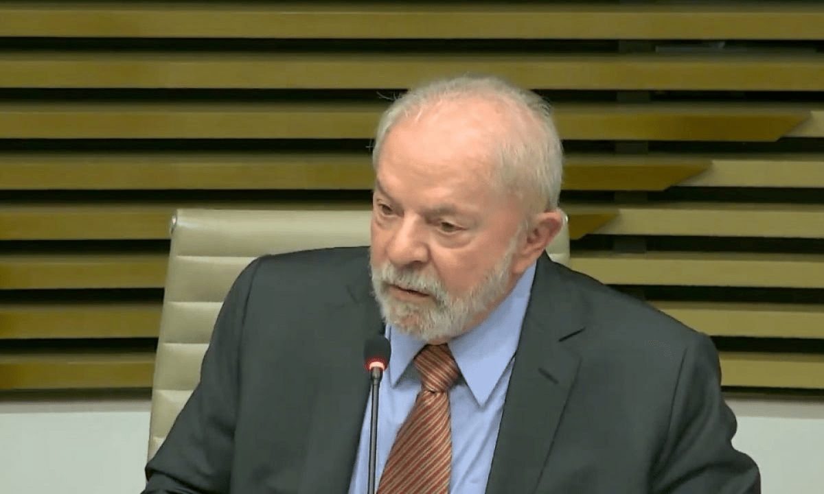 Na Fiesp, Lula critica Auxílio Brasil de Bolsonaro