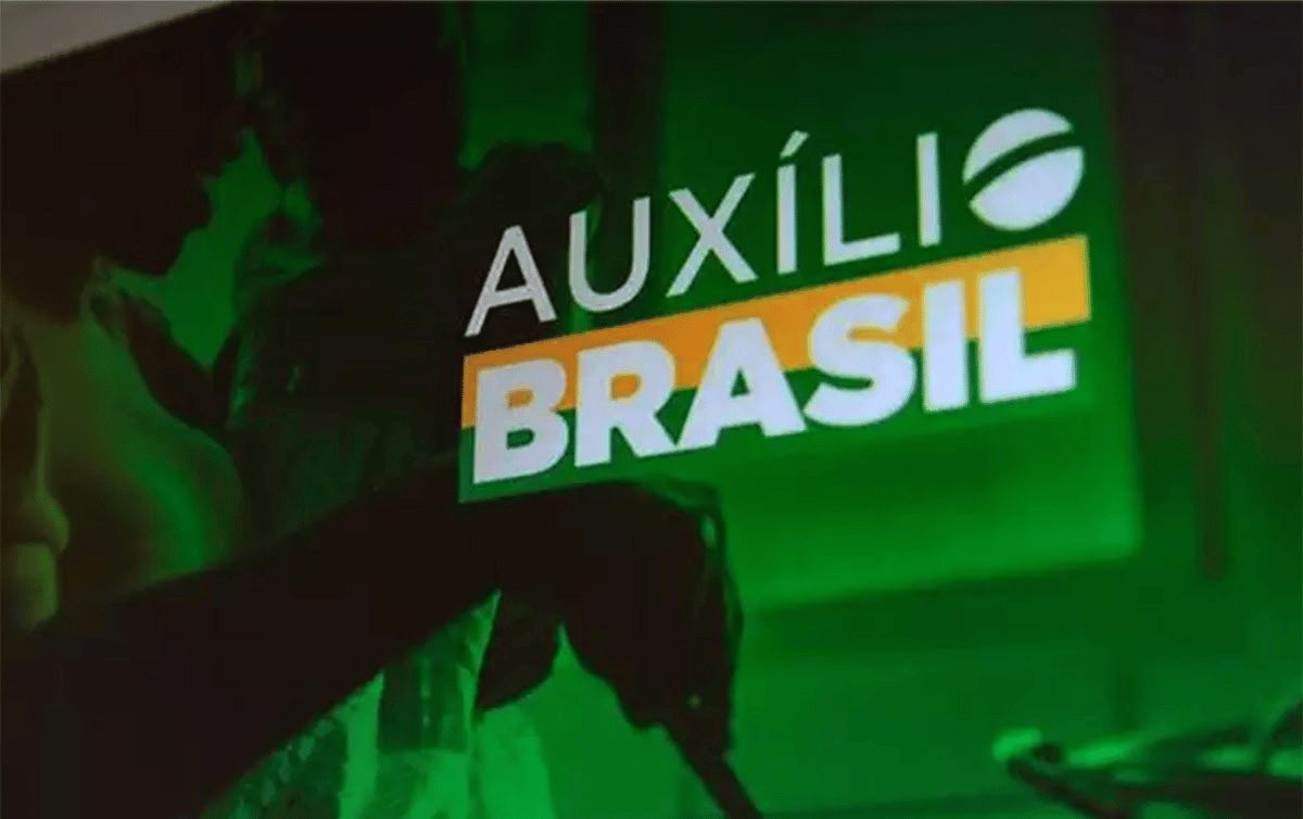 Auxílio Brasil: petistas dominam tema nas redes, mostra pesquisa