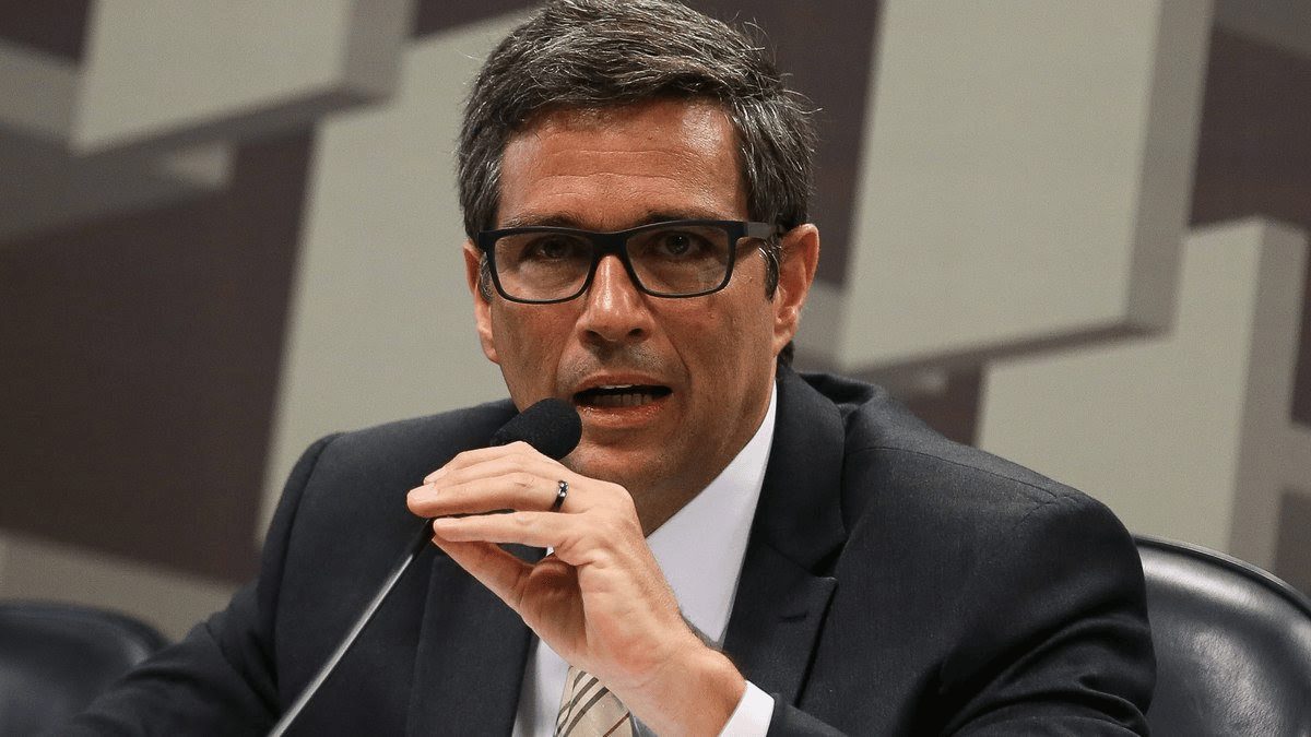 Auxílio de R$ 600 preocupa presidente do Banco Central: “nos aflige”