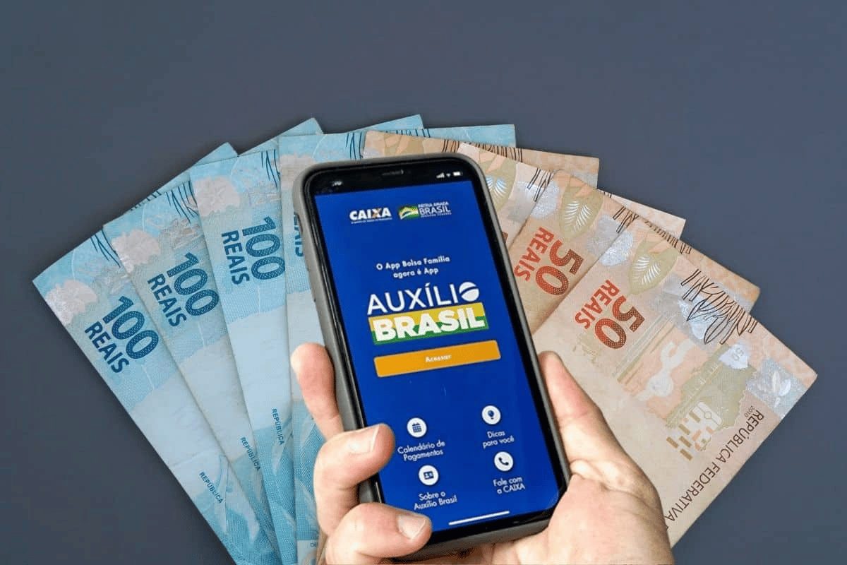 Consignado do Auxílio Brasil: Ministro indica liberação para setembro