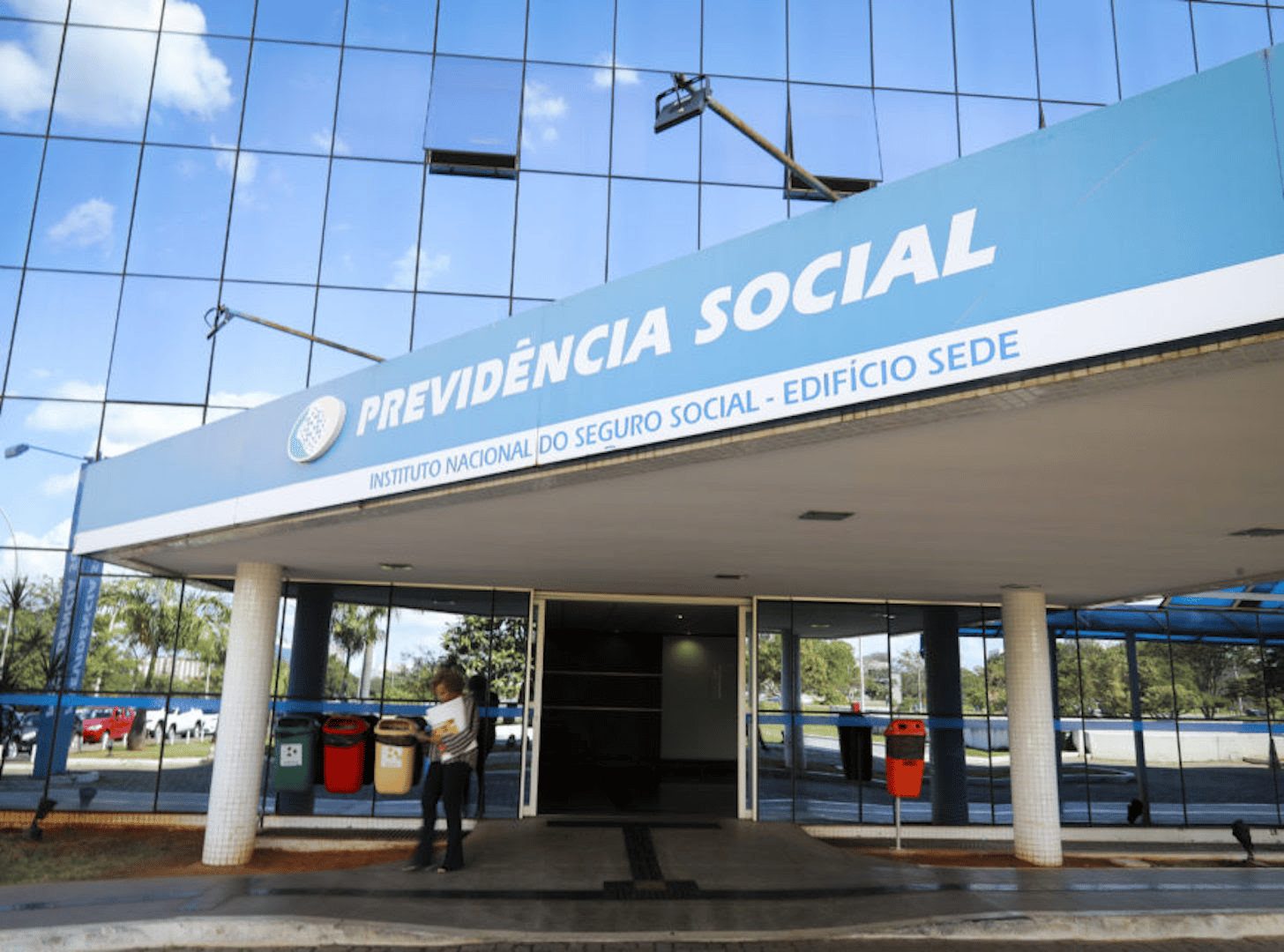 Proposta do orçamento 2023 não consta correção na tabela do IR