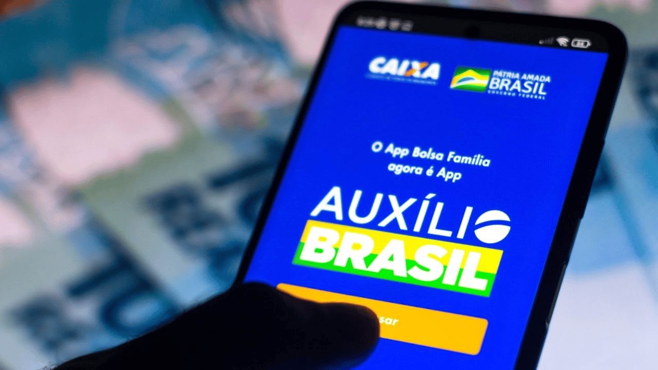 Governo vai reanalisar os dados dos usuários do Auxílio Brasil