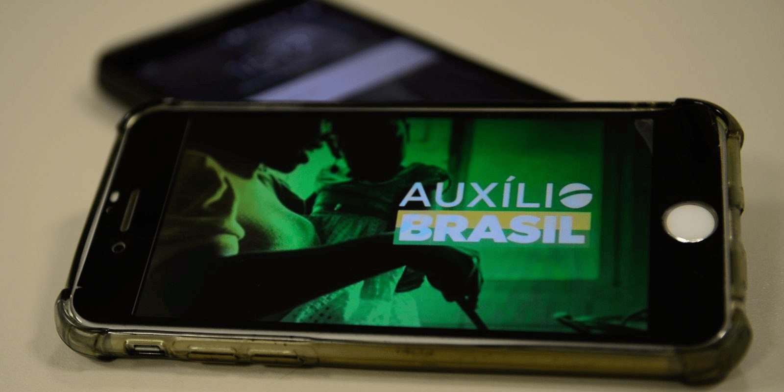 TSE suspende campanha do Governo sobre cartões do Auxílio Brasil