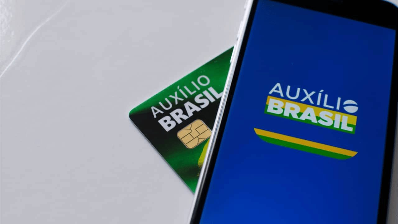 Auxílio Brasil deve atender mais de 21 milhões de pessoas em outubro