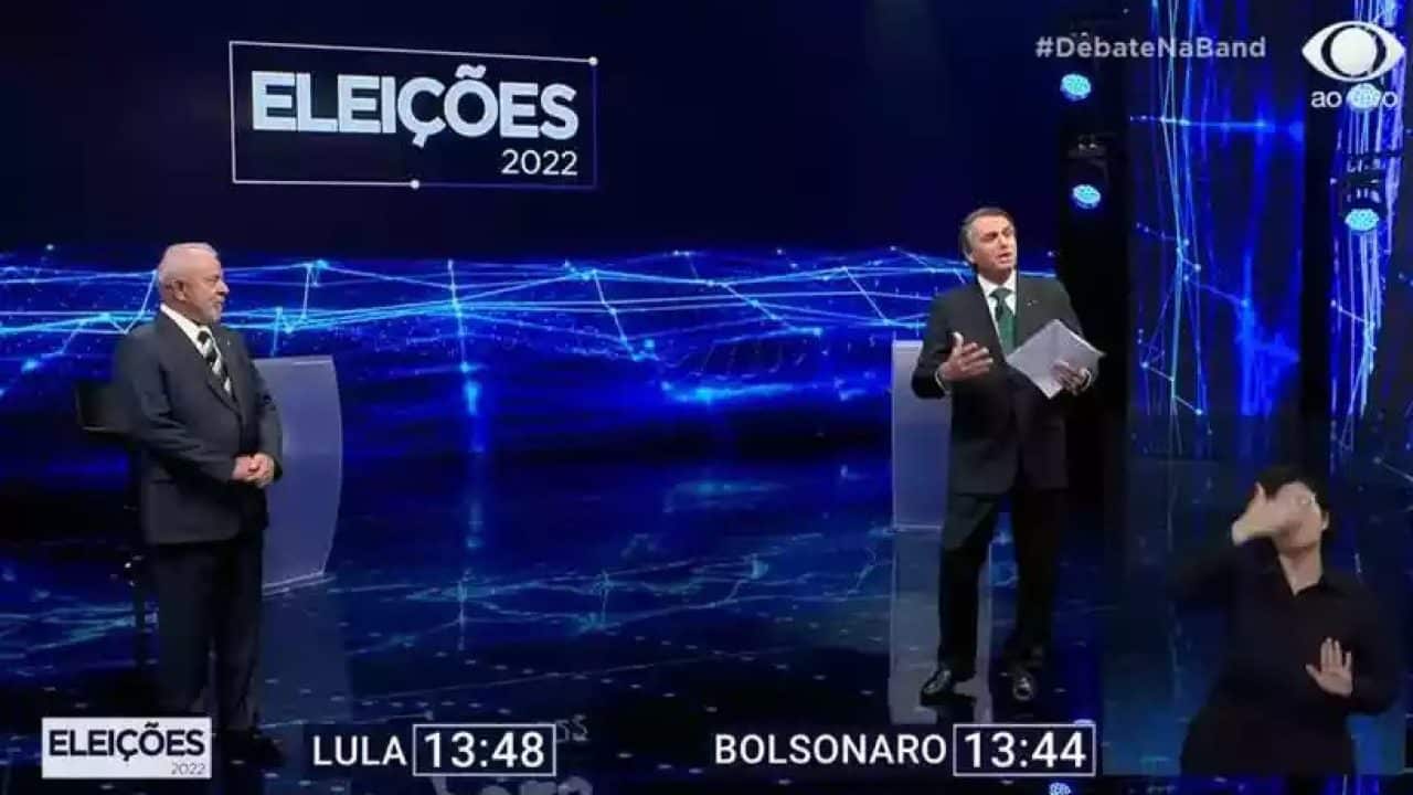 O que Lula e Bolsonaro falaram sobre o Auxílio Brasil no debate da Band