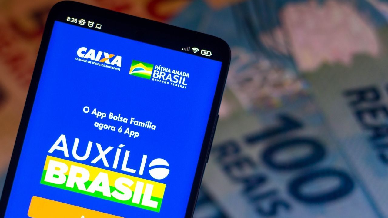 Auxílio Brasil: Governo faz nova liberação neste sábado (15)