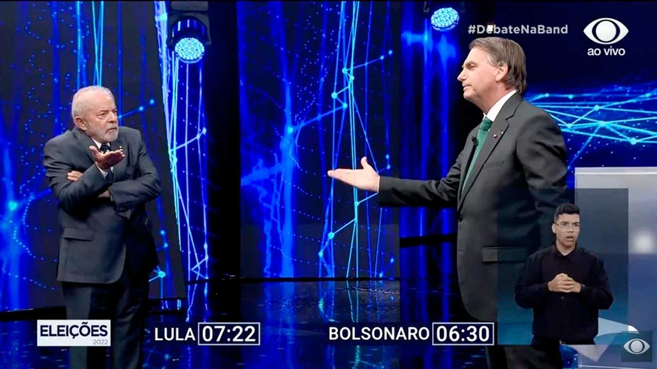 Bolsonaro fala em "Auxílio Brasil vitalício". Veja o que significa