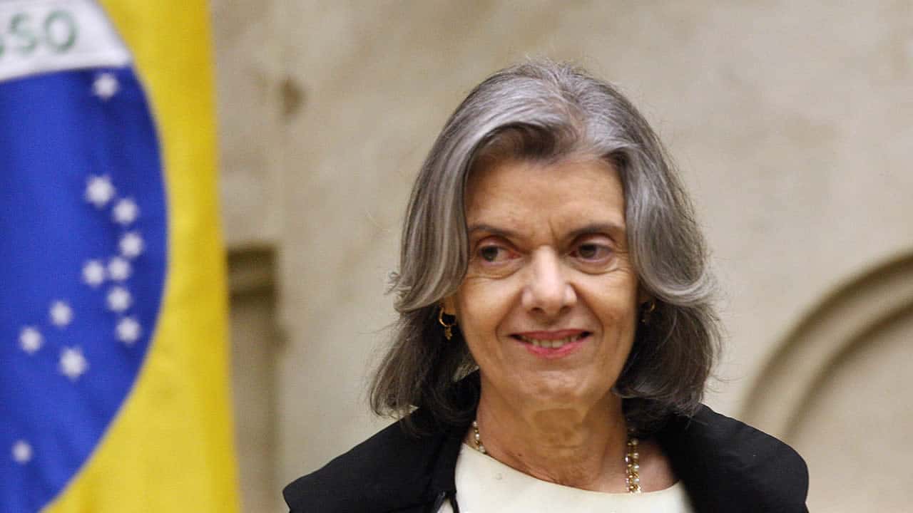 TSE manda remover fake news sobre prova de vida do INSS