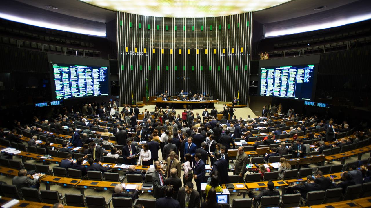 Congresso aprova nova faixa do IR e ajusta regras fiscais