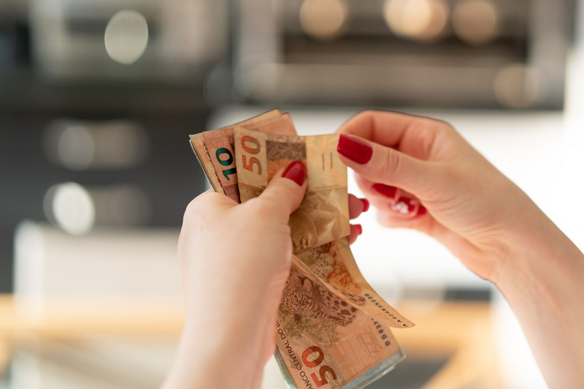 Mercadante dá nova declaração sobre o salário mínimo. Veja