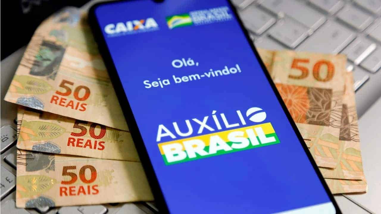 Maioria dos brasileiros querem que Auxílio seja permanente, diz pesquisa
