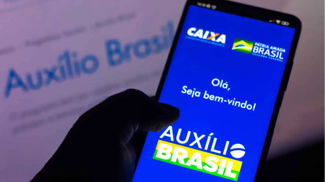 Auxílio Brasil: Caixa anuncia suspensão do consignado